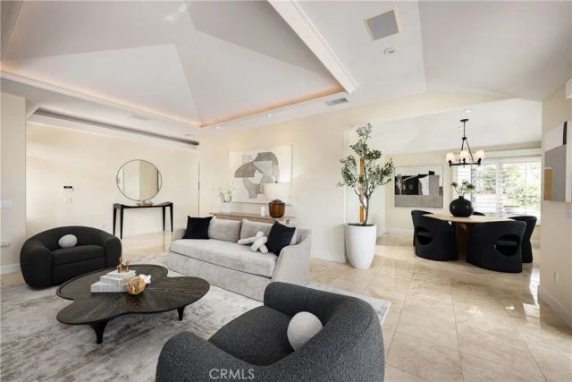 15 Beachcomber, Corona Del Mar, CA 92625
