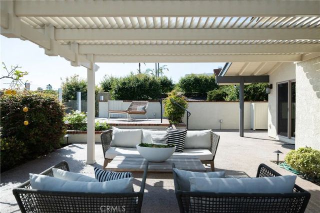 15 Beachcomber, Corona Del Mar, CA 92625