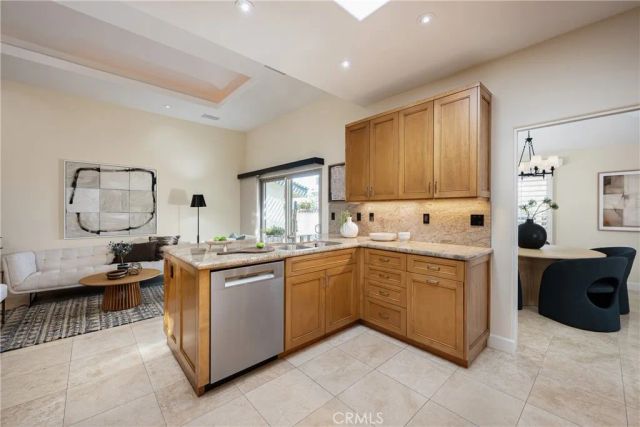 15 Beachcomber, Corona Del Mar, CA 92625