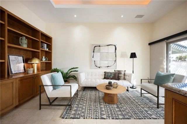 15 Beachcomber, Corona Del Mar, CA 92625