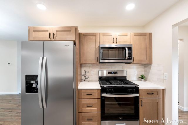 3644 Ivy Drive NE, Grand Rapids, MI 49525