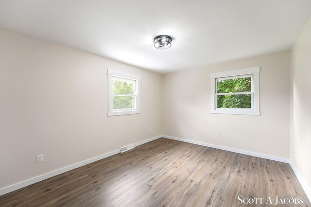 3644 Ivy Drive NE, Grand Rapids, MI 49525