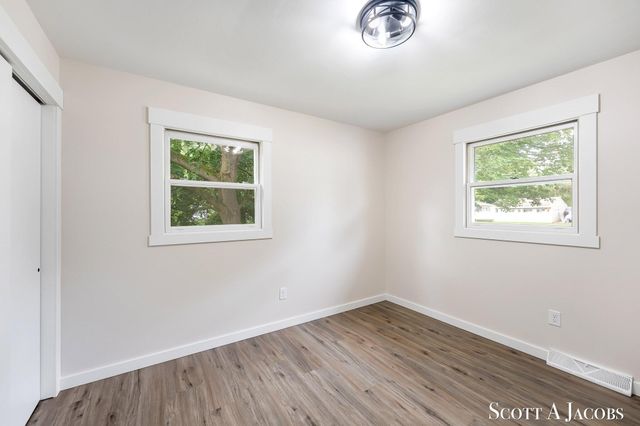 3644 Ivy Drive NE, Grand Rapids, MI 49525