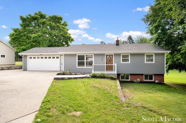 3644 Ivy Drive NE, Grand Rapids, MI 49525