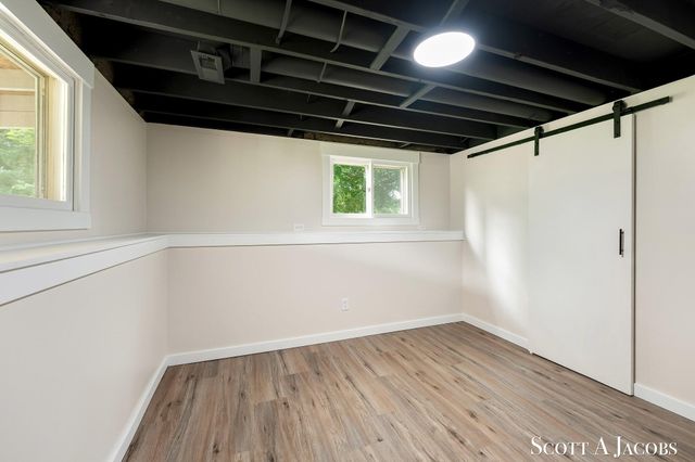 3644 Ivy Drive NE, Grand Rapids, MI 49525