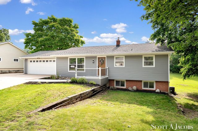 3644 Ivy Drive NE, Grand Rapids, MI 49525