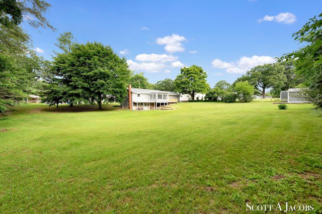 3644 Ivy Drive NE, Grand Rapids, MI 49525