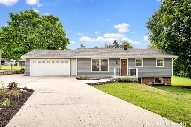 3644 Ivy Drive NE, Grand Rapids, MI 49525