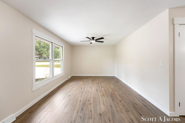 3644 Ivy Drive NE, Grand Rapids, MI 49525