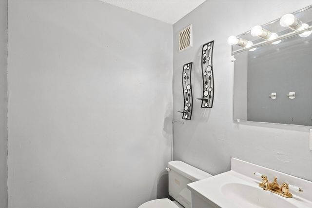312 Water St 23, Lawrence, MA 01841
