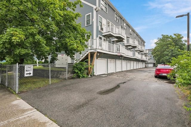 312 Water St 23, Lawrence, MA 01841