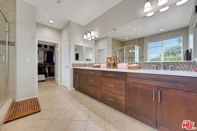 17064 Cantlay Street, Van Nuys (los Angeles), CA 91406