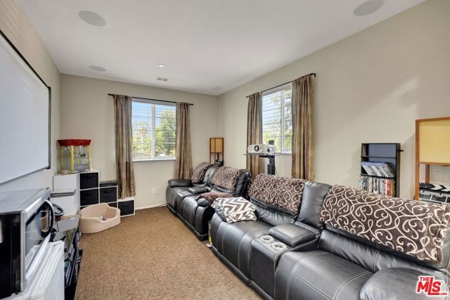 17064 Cantlay Street, Van Nuys (los Angeles), CA 91406