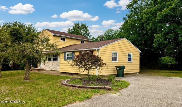 55 Western Drive, Howell, NJ 07731
