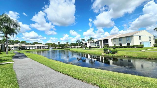 1117 Green Pine Boulevard G1, West Palm Beach, FL 33409
