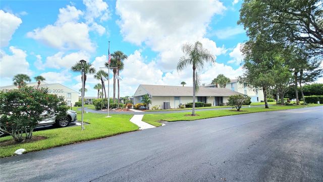 1117 Green Pine Boulevard G1, West Palm Beach, FL 33409