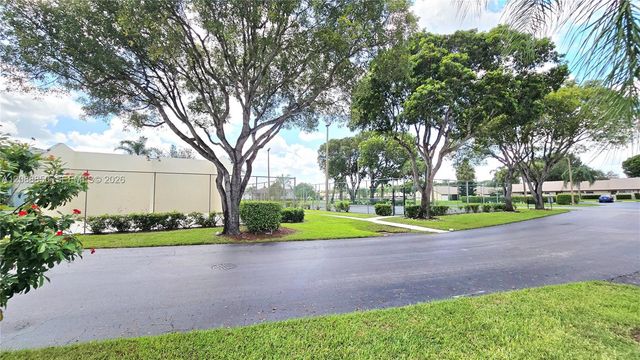 1117 Green Pine Boulevard G1, West Palm Beach, FL 33409