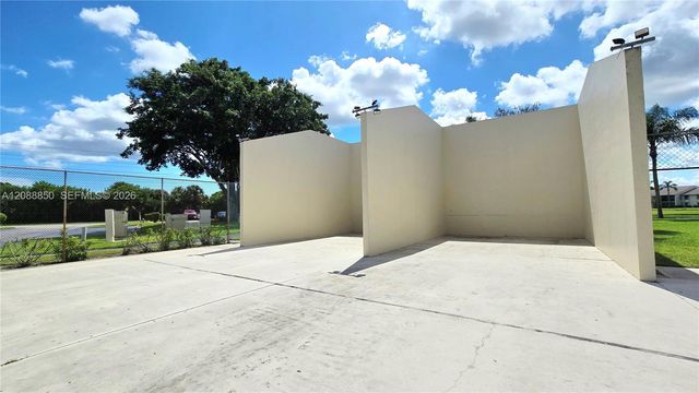 1117 Green Pine Boulevard G1, West Palm Beach, FL 33409