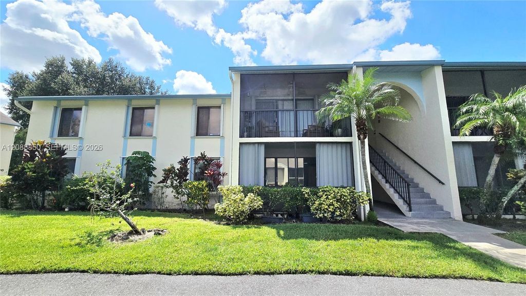 1117 Green Pine Boulevard G1, West Palm Beach, FL 33409