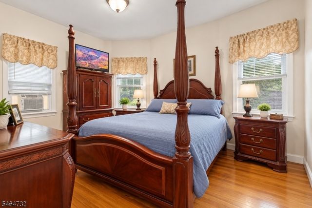 22 Ashwood Ter, West Orange Twp., NJ 07052