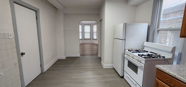 3520 S Winchester Avenue 2F, Chicago, IL 60609