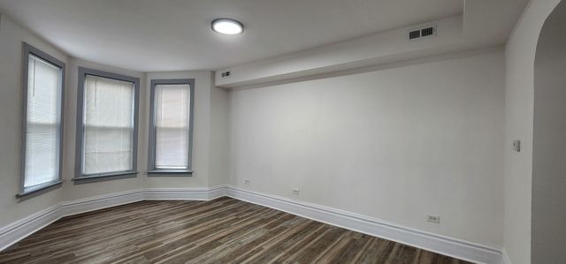 3520 S Winchester Avenue 2F, Chicago, IL 60609