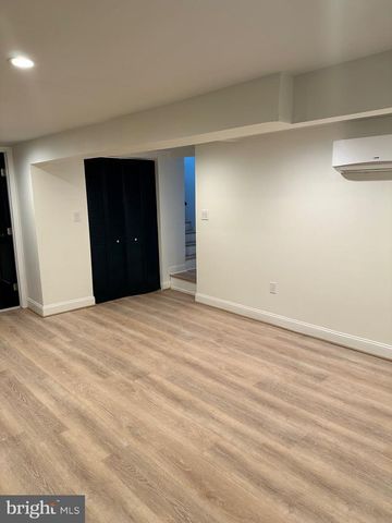 4252 DIX ST NE, Washington, DC 20019