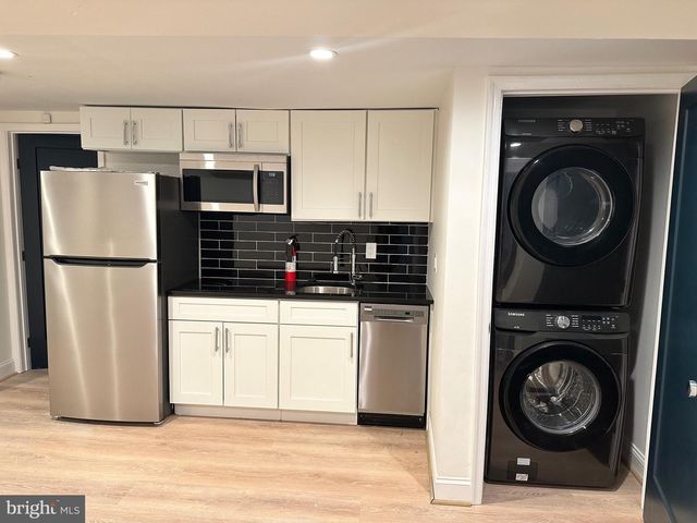 4252 DIX ST NE, Washington, DC 20019