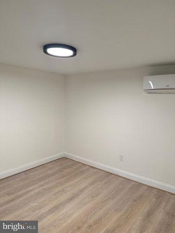 4252 DIX ST NE, Washington, DC 20019