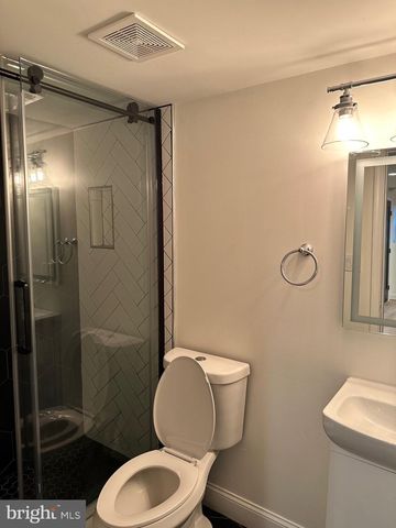 4252 DIX ST NE, Washington, DC 20019
