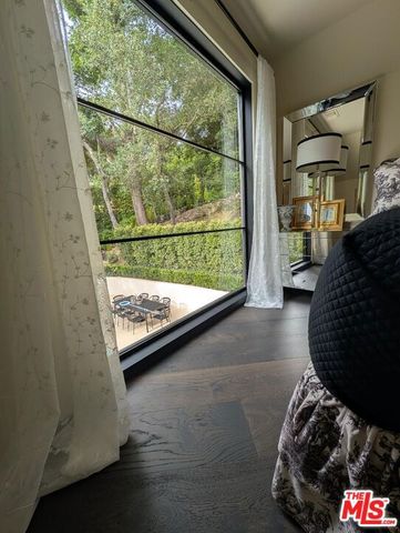 943 Moraga Drive, Los Angeles, CA 90049