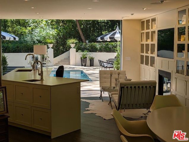 943 Moraga Drive, Los Angeles, CA 90049