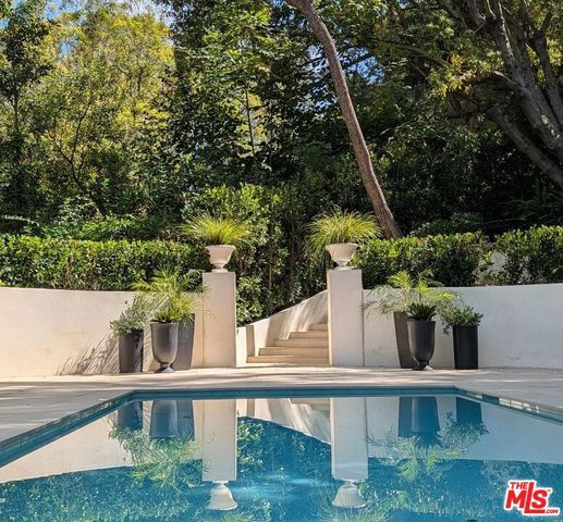 943 Moraga Drive, Los Angeles, CA 90049