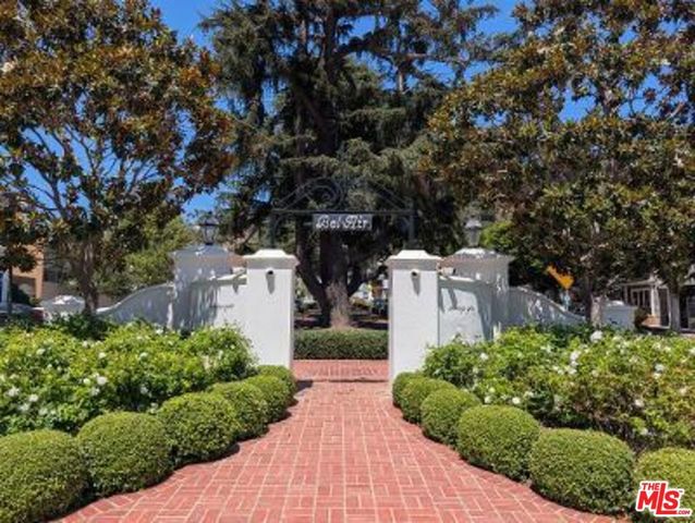 943 Moraga Drive, Los Angeles, CA 90049