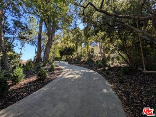 943 Moraga Drive, Los Angeles, CA 90049