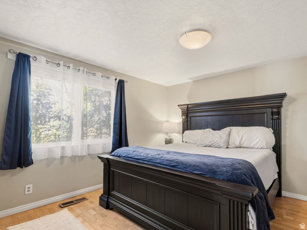 Image 18 of property listing at 2718 E COMMONWEALTH AVE, Salt Lake City, UT 84109