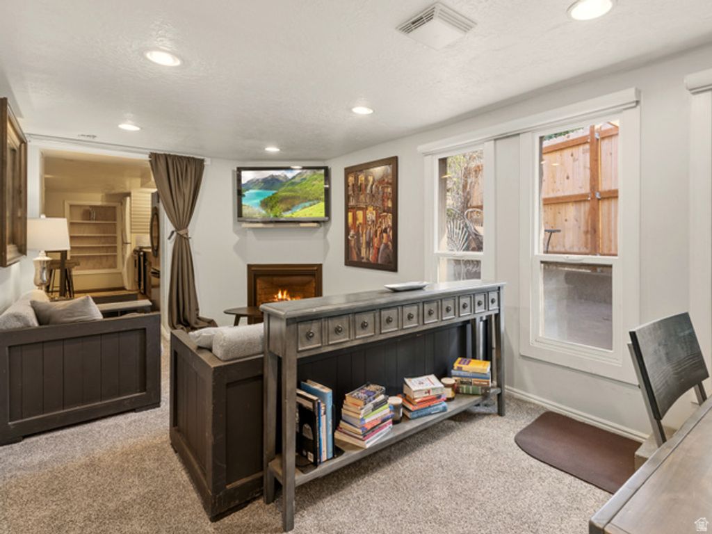 Image 28 of property listing at 2718 E COMMONWEALTH AVE, Salt Lake City, UT 84109