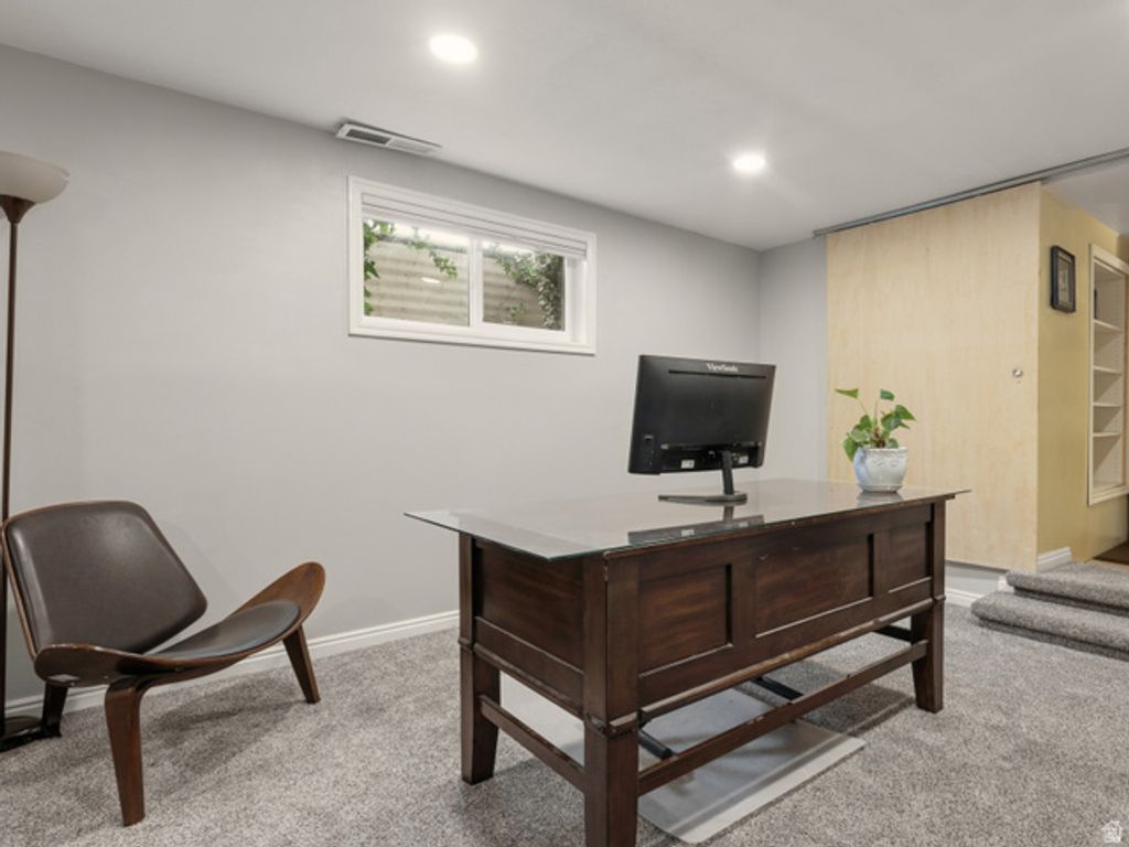 Image 31 of property listing at 2718 E COMMONWEALTH AVE, Salt Lake City, UT 84109