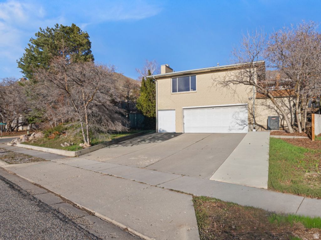Image 35 of property listing at 2718 E COMMONWEALTH AVE, Salt Lake City, UT 84109