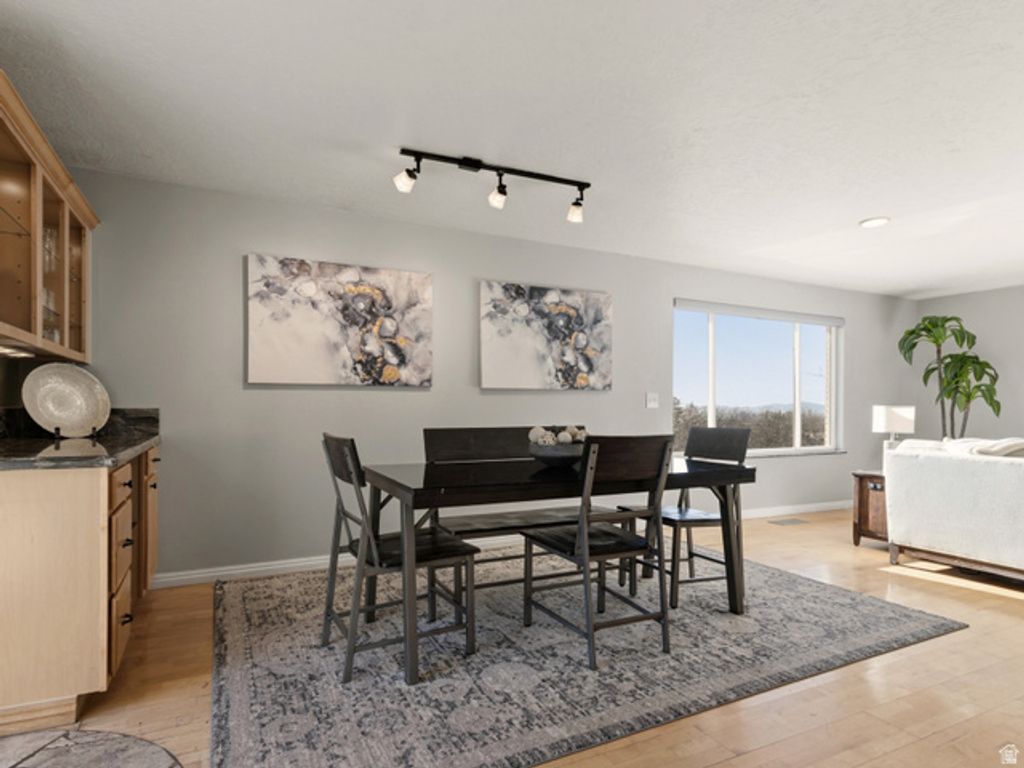 Image 10 of property listing at 2718 E COMMONWEALTH AVE, Salt Lake City, UT 84109