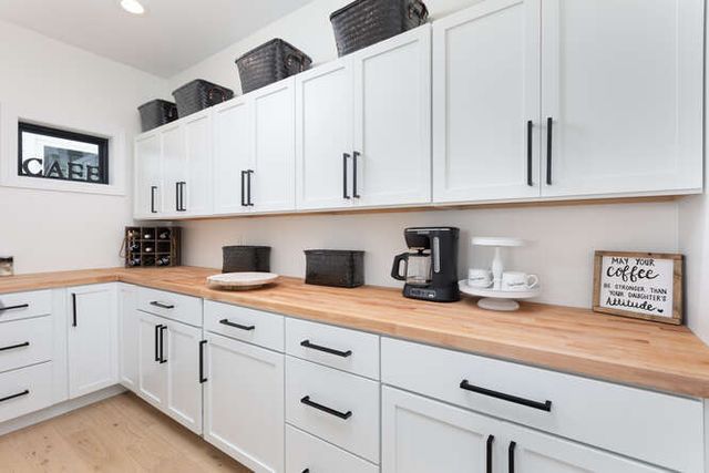 318 Leeward Way, Ottawa, IL 61350