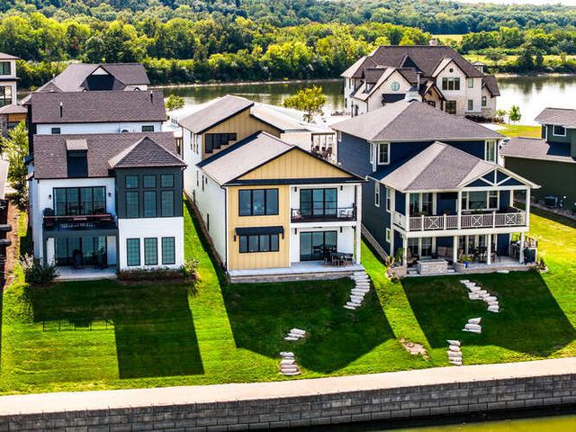 318 Leeward Way, Ottawa, IL 61350