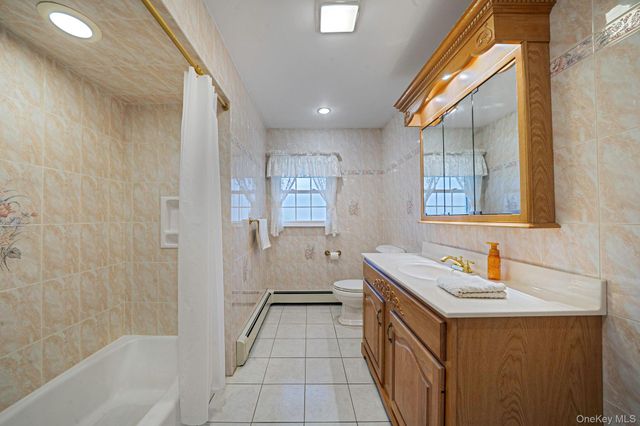 222 Jamaica Avenue, Medford, NY 11763