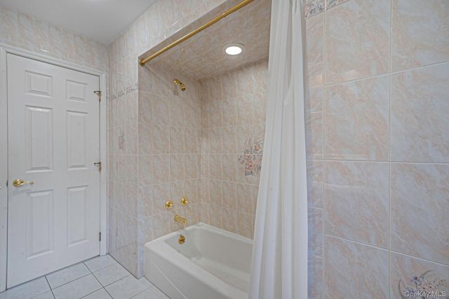 222 Jamaica Avenue, Medford, NY 11763