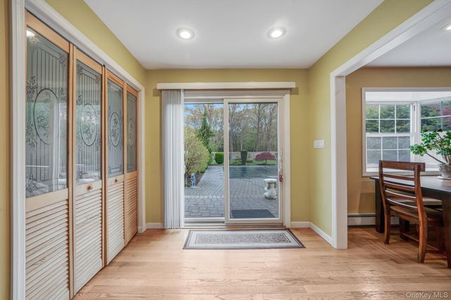 222 Jamaica Avenue, Medford, NY 11763