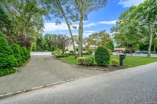 222 Jamaica Avenue, Medford, NY 11763