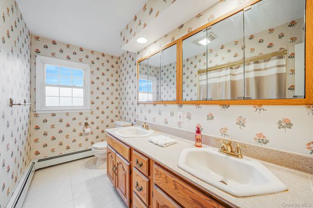 222 Jamaica Avenue, Medford, NY 11763