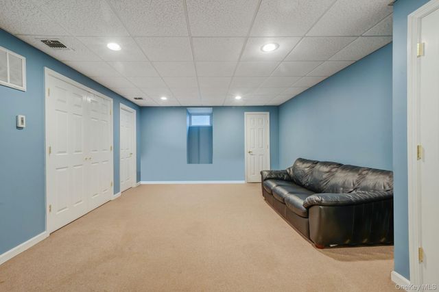 222 Jamaica Avenue, Medford, NY 11763