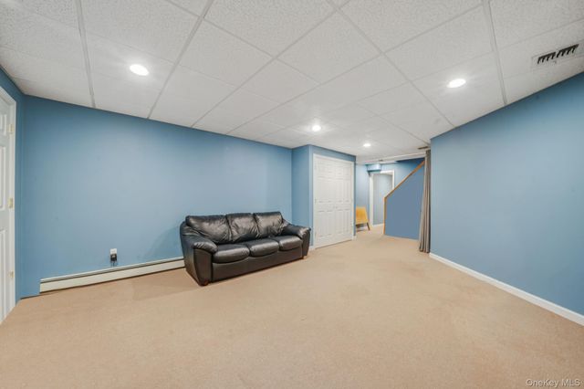 222 Jamaica Avenue, Medford, NY 11763