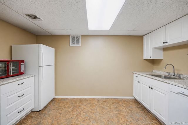 222 Jamaica Avenue, Medford, NY 11763